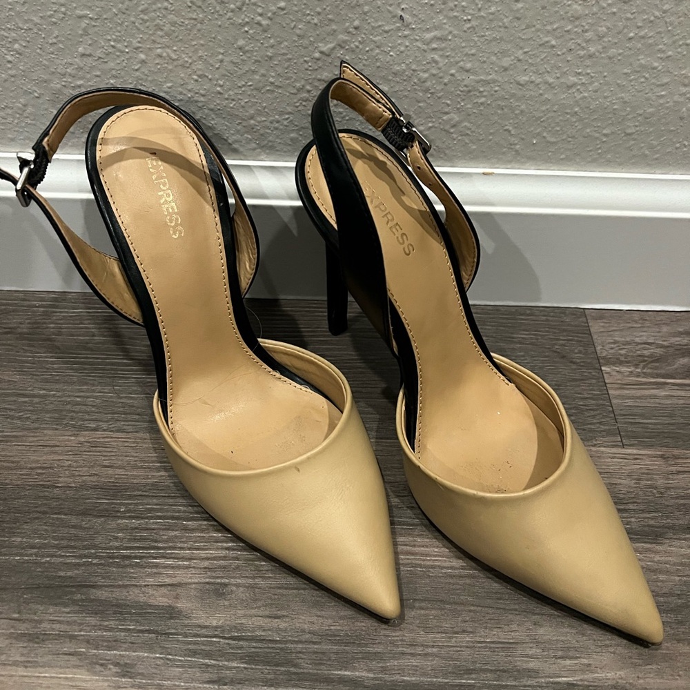 Express Women's Black and Tan Heels